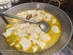 -头上红煨盐鸡·非遗院子餐厅
