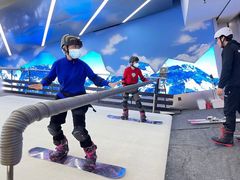 -Hopo Snow 城市滑雪空间(滨江宝龙城店)