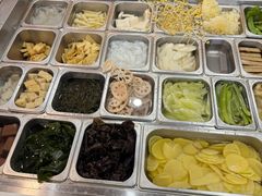 -愉肴麻辣香锅(中北镇店)