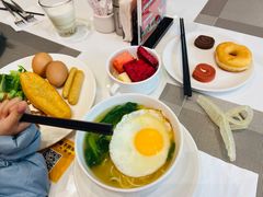 -上海浦东中心万枫酒店