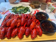 -肥肥虾庄·金牌油焖大虾(汉街SKP店)