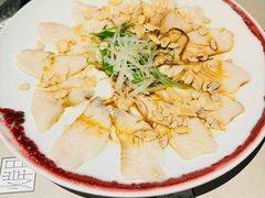 薄切鲜鱼片-穹六人间 people 6(岳阳路店)