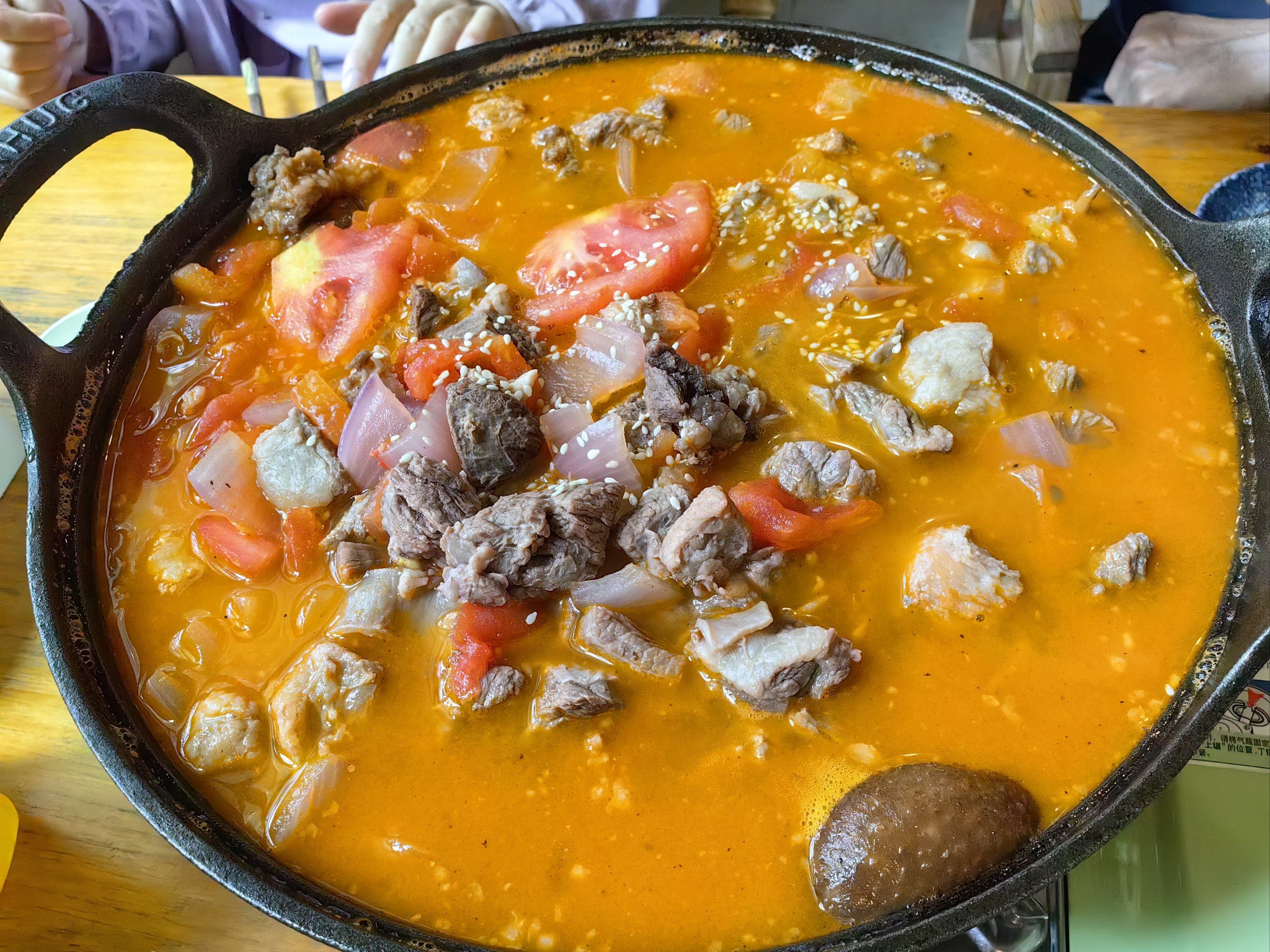 点了番茄牛腩锅,用料是好的