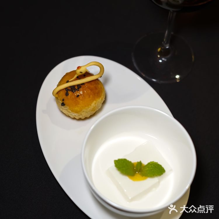 隐于渝中区的粤菜馆鹏阁值得一试