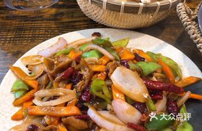 Spicy Chicken and Intestine Stir-fry