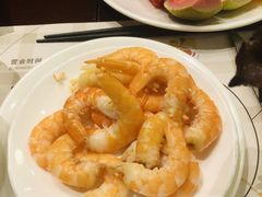 -荣誉国际酒店-云顶旋转餐厅