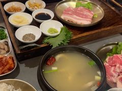 -围炉肉舍•炭烤活鳗•丹东海鲜烤肉(步行街店)