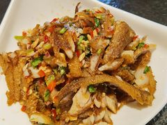 手撕小黄鱼-小城粥道·海胆鲜虾粥(解放广场店)