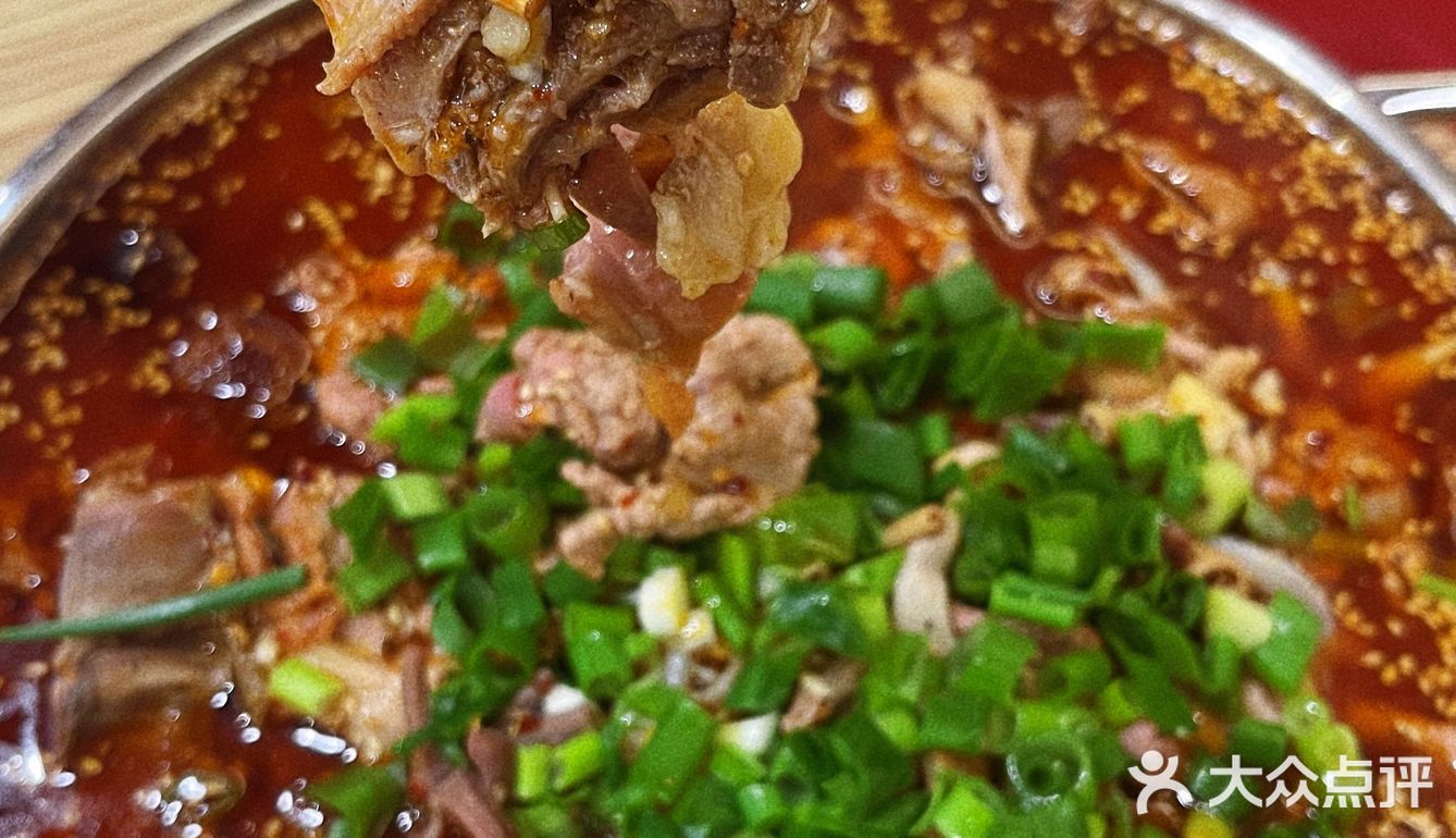 点了双人套餐，一只成都烤鸭，一些配菜