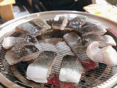 -围炉肉舍•炭烤活鳗•丹东海鲜烤肉(步行街店)