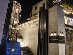 -Mark&Mars Restaurant