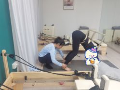 -小黑裙瑜伽·普拉提