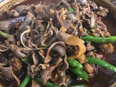 -一品红烧鸭特色川菜(三岔湖店)