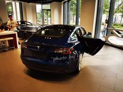 -TESLA 特斯拉(上海太古汇体验店)