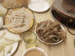 毛肚-洞庭洲·防空洞火锅·烧烤·铜锅涮肉(新百广场店)