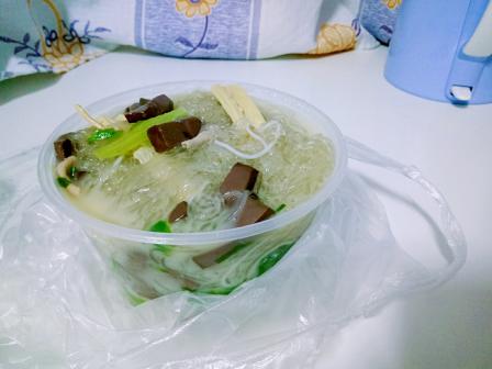 南京老鸭粉丝(杭大路店)-"半夜想吃老鸭粉丝汤就点了这家外卖,汤和粉.