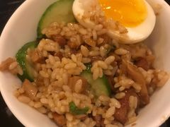 温泉蛋卤肉饭-Let's Taipei 非常烘焙(太古里店)