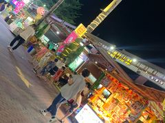 -三亚火车头万人海鲜广场