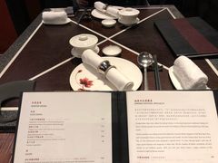 餐具摆设-杭州西子湖四季酒店·金沙厅