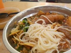 -柳州肥姨妈大骨螺蛳粉(沙河店)