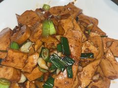 -爱碗亭·鲜炒湖南菜(壹城中心店)