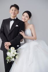 -喜爱高定婚纱摄影