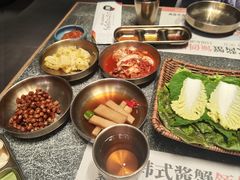 -草家酱蟹炭火烤肉店(珲春南路二店)