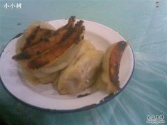 牛肉锅贴-清真·玛丽亚新疆菜主题餐厅(浙江中路店)