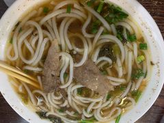 -花溪黄牛肉粉·金牌卤肉饭