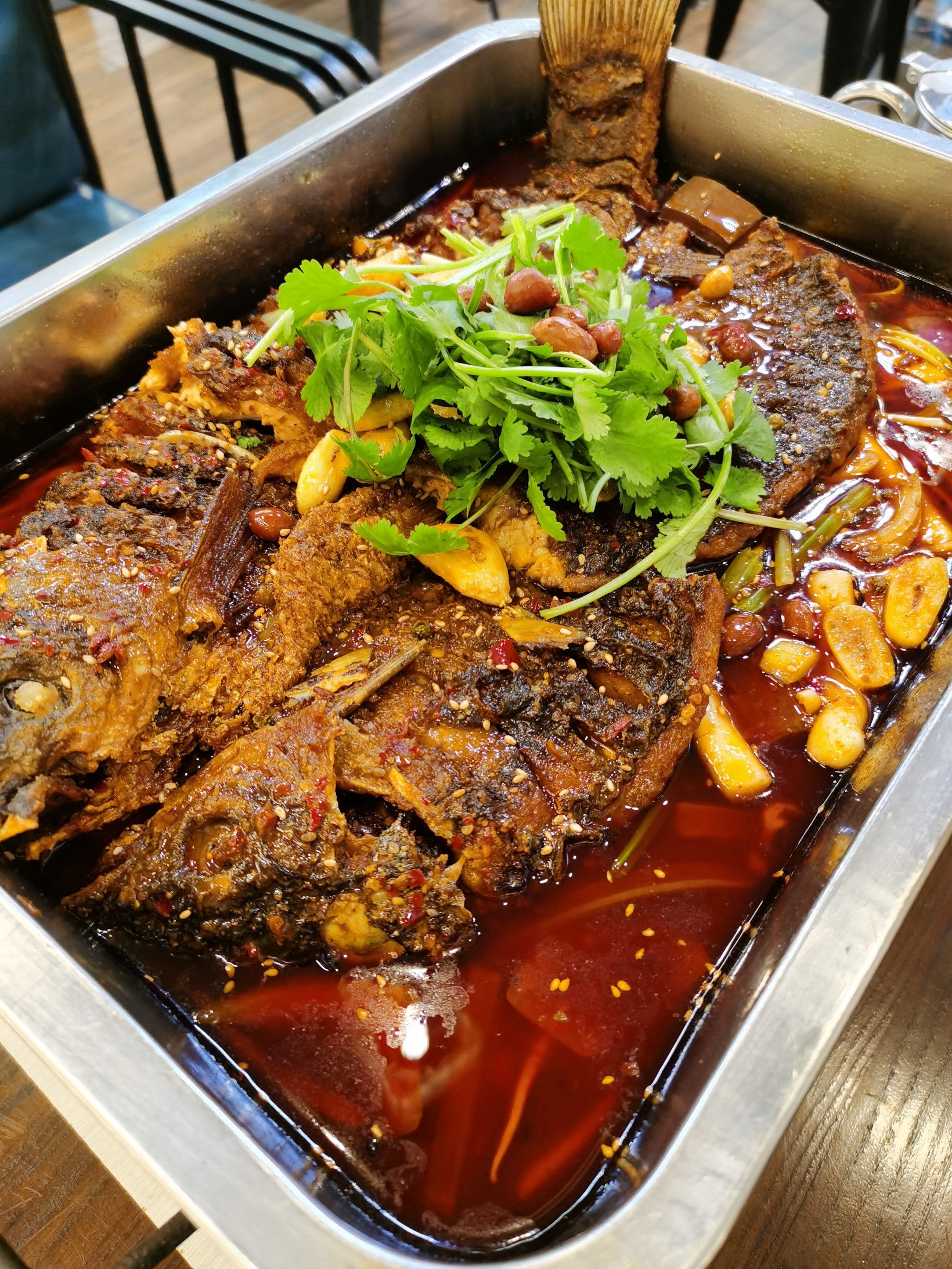 乍暖还寒-碳火烤鱼🐠
夏秋-吮指小龙虾🦐

「特色香辣烤鱼