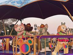 -小镇影院迪士尼小熊Duffy与他的朋友合影地