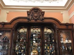 -Majestic Café