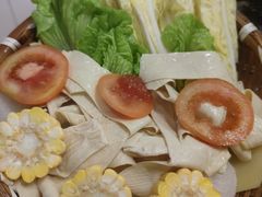 蔬菜拼盘-皇味养生黄牛肉·生态汤锅(金牛万达广场店)