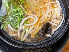 -丽虹云南过桥米线(兴工街店)