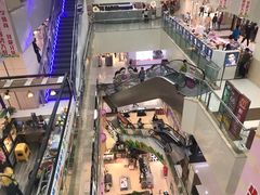 -鸿通城购物中心