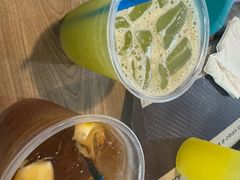 -东海岸人工湖美食村