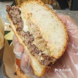 招牌牛肉汉堡的完美邂逅