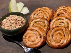 鸭肝酱伴葱油饼-杭州西子湖四季酒店·金沙厅