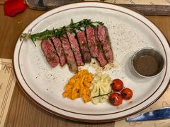 -Mark&Mars Restaurant