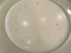 奶油松茸蘑菇汤-莫斯科餐厅