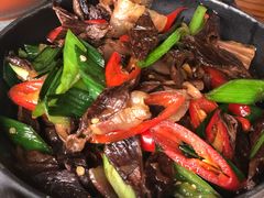 干锅诺邓腊肉焖笋干-丽江金茂凯悦臻选酒店-滇香馆