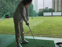 -仙霞高尔夫练习场-停车场