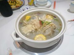 金华猪筒骨砂锅-许大亮淄博烧烤·自助鲜牛肉火锅(大江东宝龙店)