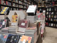 -钟书阁(群光广场店)