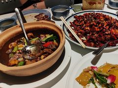 -八府香鸭·啫啫煲(华山路店)