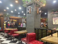 -愉肴麻辣香锅(中山路店)