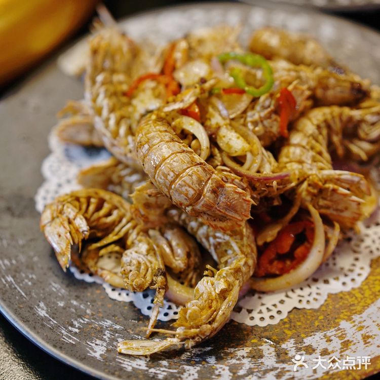 魔都夜宵好去处，龙虾肯定少不了！[礼花]