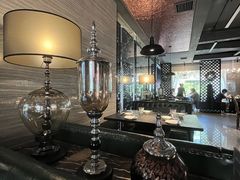 -河畔春天时尚餐厅