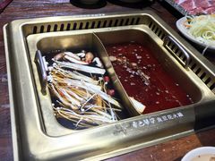 -东巴婆婆云南鱼豆花火锅(大东门店)