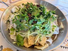 -满格嗦新疆椒麻鸡火锅.炒米粉(川大江安校区店)
